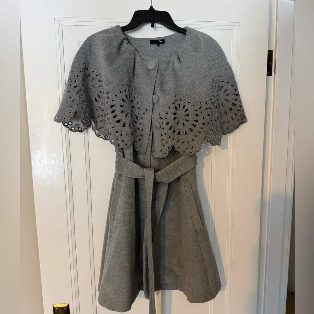Ryu grey cloak with scalloped collar.